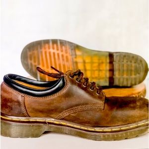 Size 10 mens DocMartens oxford’s